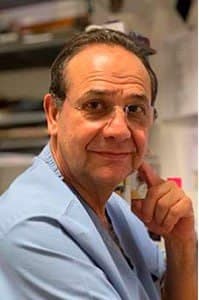 Retrato del Dr. Jesús Rangel-Chávez, visionario de la RinoEstomatología